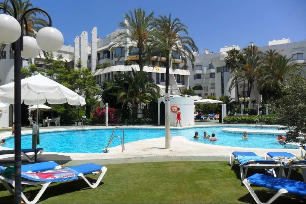 Apartment Center Beachfront With Private Patio Marbella