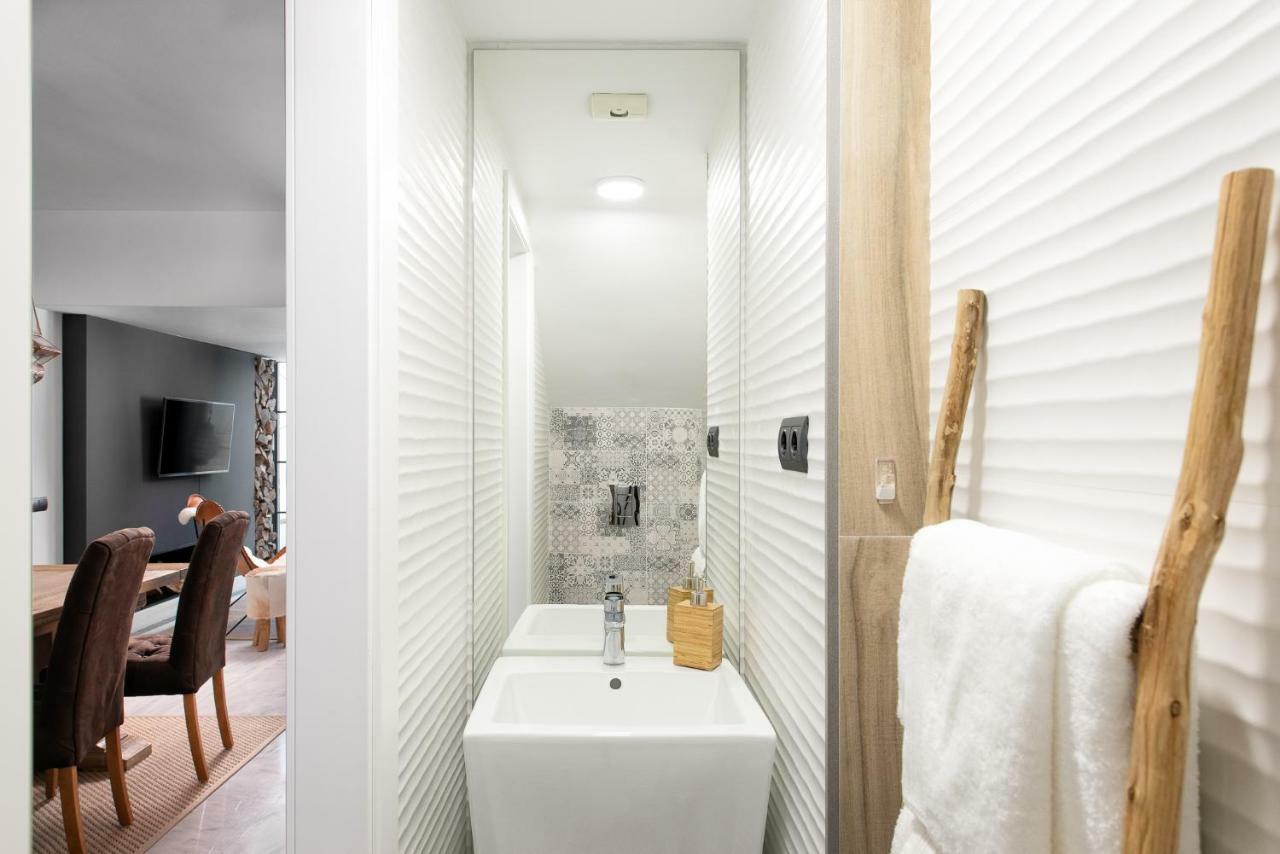 Center Beachfront With Private Patio Marbella